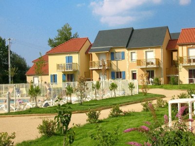 Holiday park Apartment in France with Pool Views in Black Périgord - Holiday park