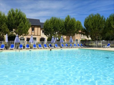 Holiday park Apartment in France with Pool Views - Outdoor photo 2