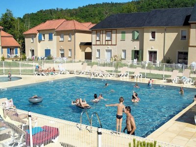 Holiday park Apartment in France with Pool Views - Outdoor photo 9