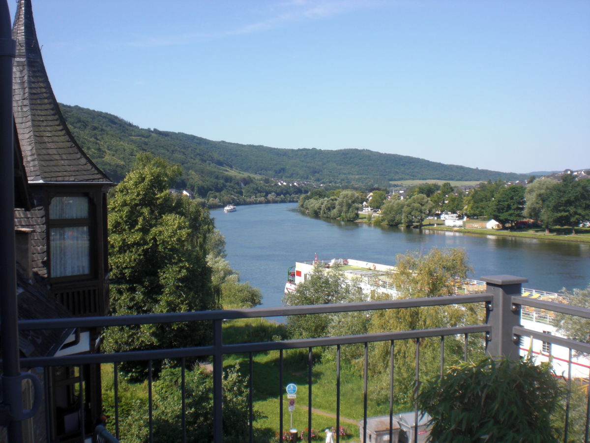 Holiday apartment "Am Bernkasteler Moselufer" - Outdoor photo 5