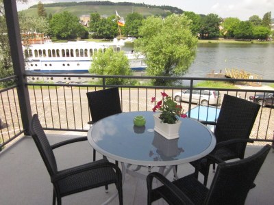 Holiday apartment "Am Bernkasteler Moselufer" - Outdoor photo 2