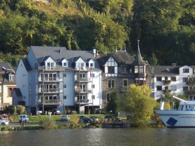 Holiday apartment "Am Bernkasteler Moselufer" - Outdoor photo 9