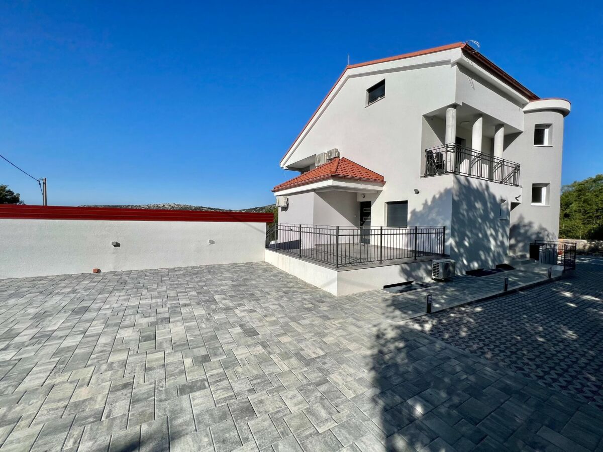 Holiday house Group holiday villa with pool - Outdoor photo 3