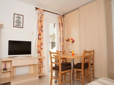 Apartment Apartments Paula - One Bedroom Apartment with Terrace 1 - Features photo 6