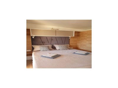 caravan Mobile Homes Karlo & Dino - Two Bedroom Mobile Home with Terrace - Features photo 5