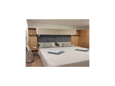 caravan Mobile Homes Karlo & Dino - Two Bedroom Mobile Home with Terrace - Features photo 9