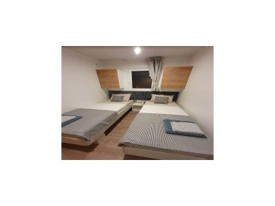 caravan Mobile Homes Karlo & Dino - Two Bedroom Mobile Home with Terrace - Features photo 17