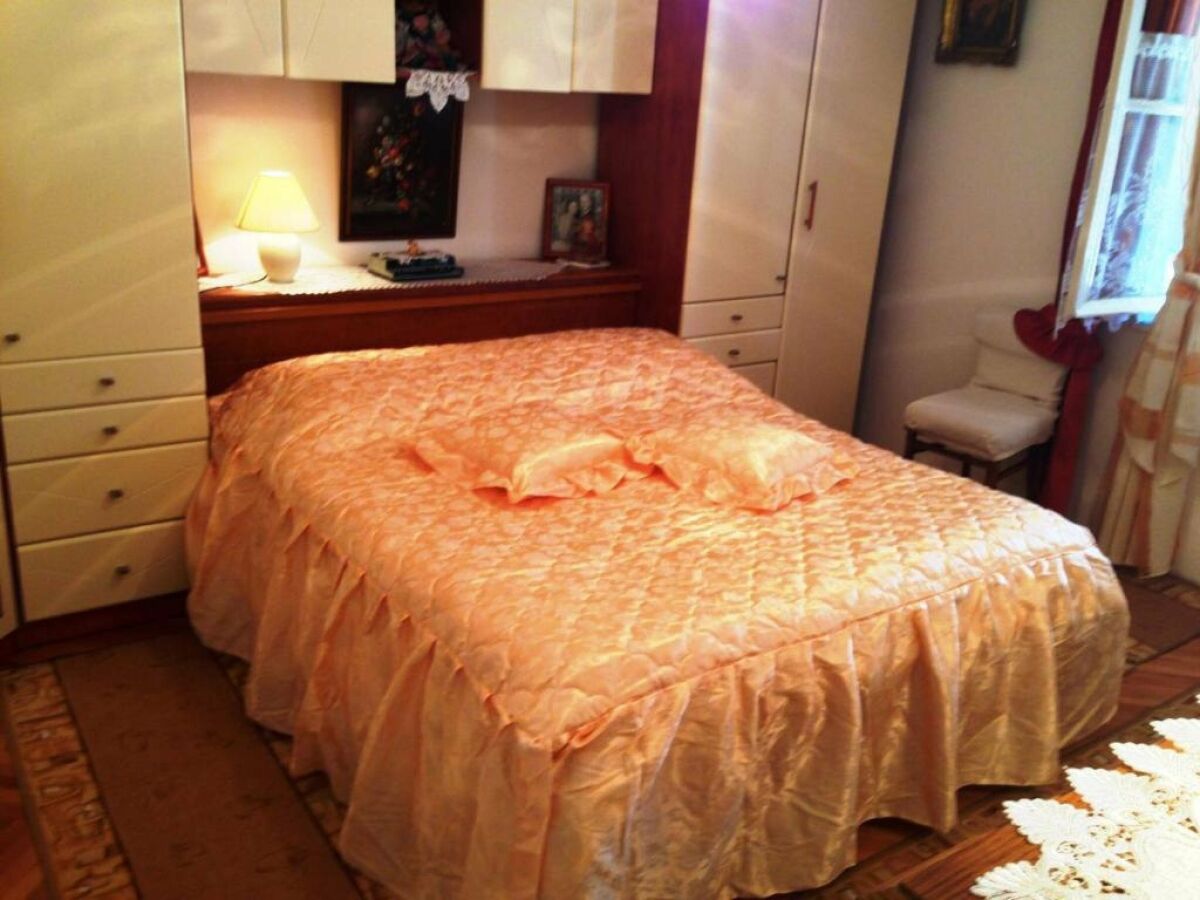 Apartment Guest House Ruza - Double Room with Shared Bathroom - Features photo 5