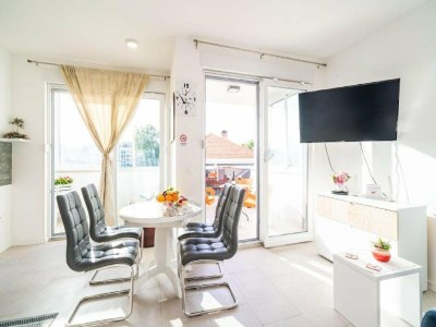 Apartment Apartment Anka - One Bedroom Apartment with Terrace - Features photo 14