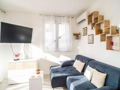 Apartment Apartment Anka - One Bedroom Apartment with Terrace - Features photo 24