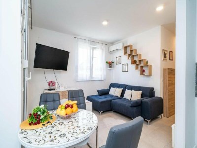 Apartment Apartment Anka - One Bedroom Apartment with Terrace - Features photo 27