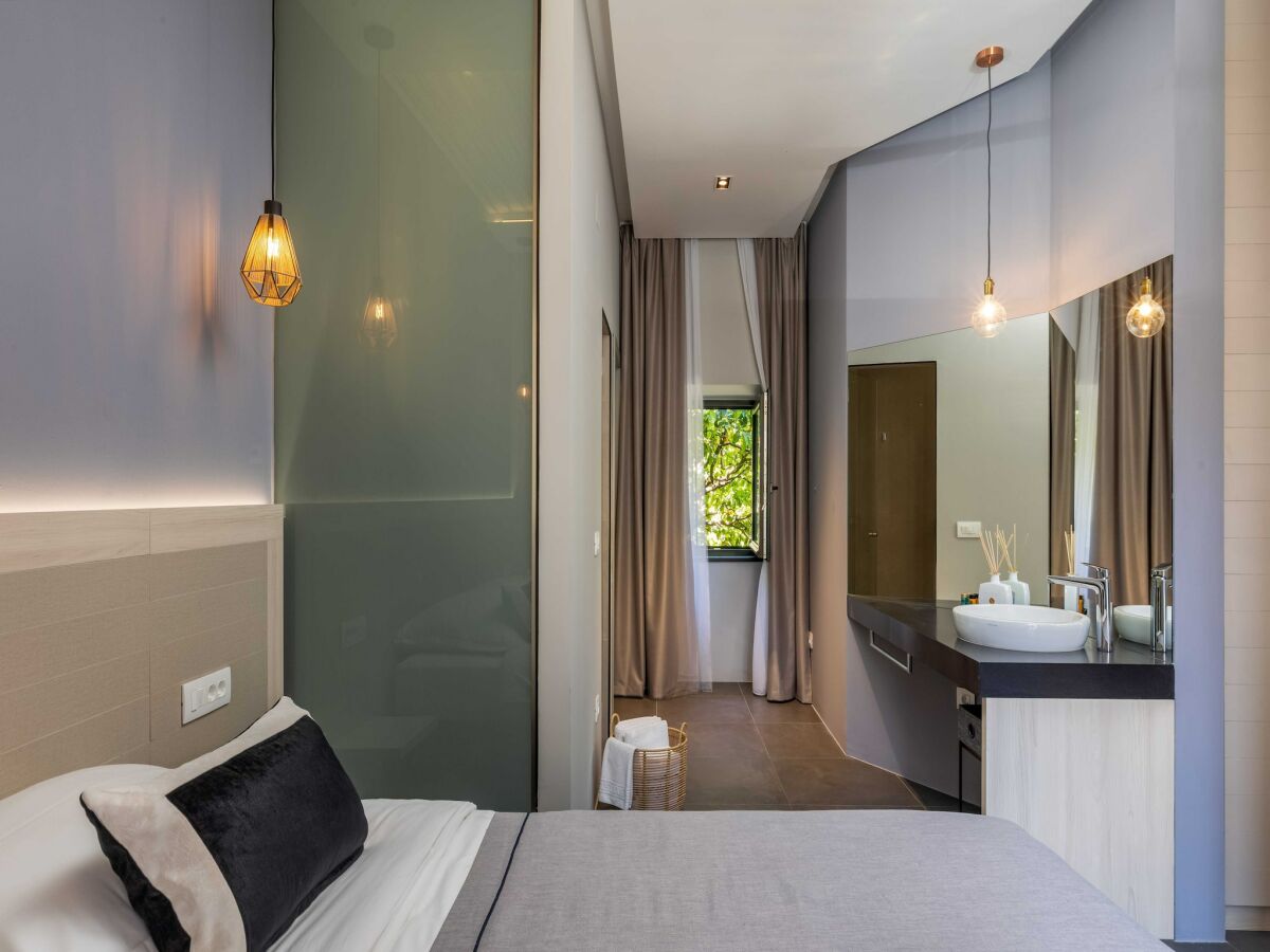 Apartment Rooms Lejletul - Triple Room - Features photo 3