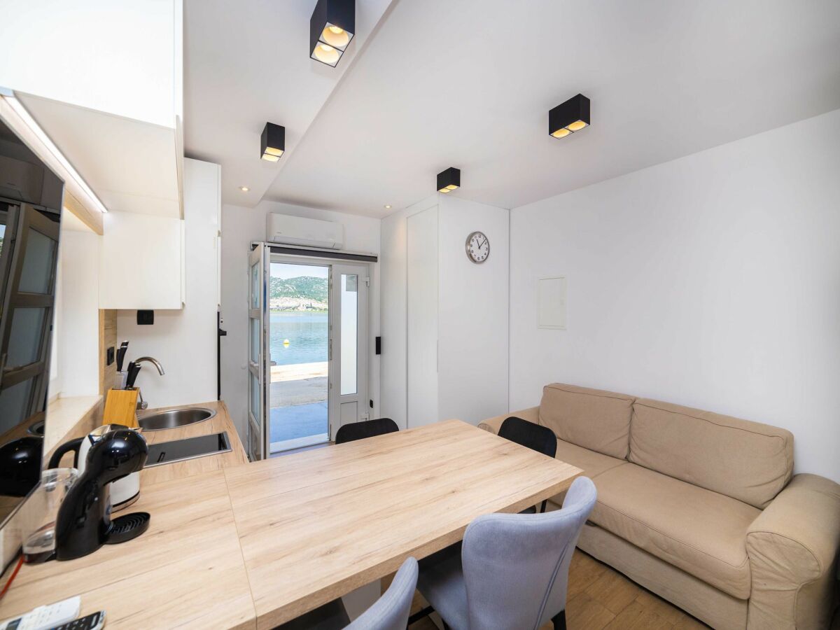 Apartment Apartments Ema - Studio Apartment with Sea View