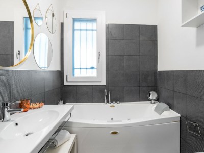 Villa Soave Meer und Pool - Features photo 24