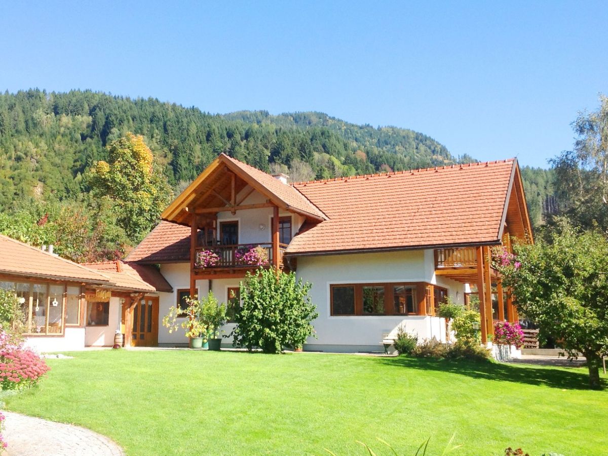 Holiday apartment "Landhaus Schnitzer" Millstättersee / Kärnten - Outdoor photo 4