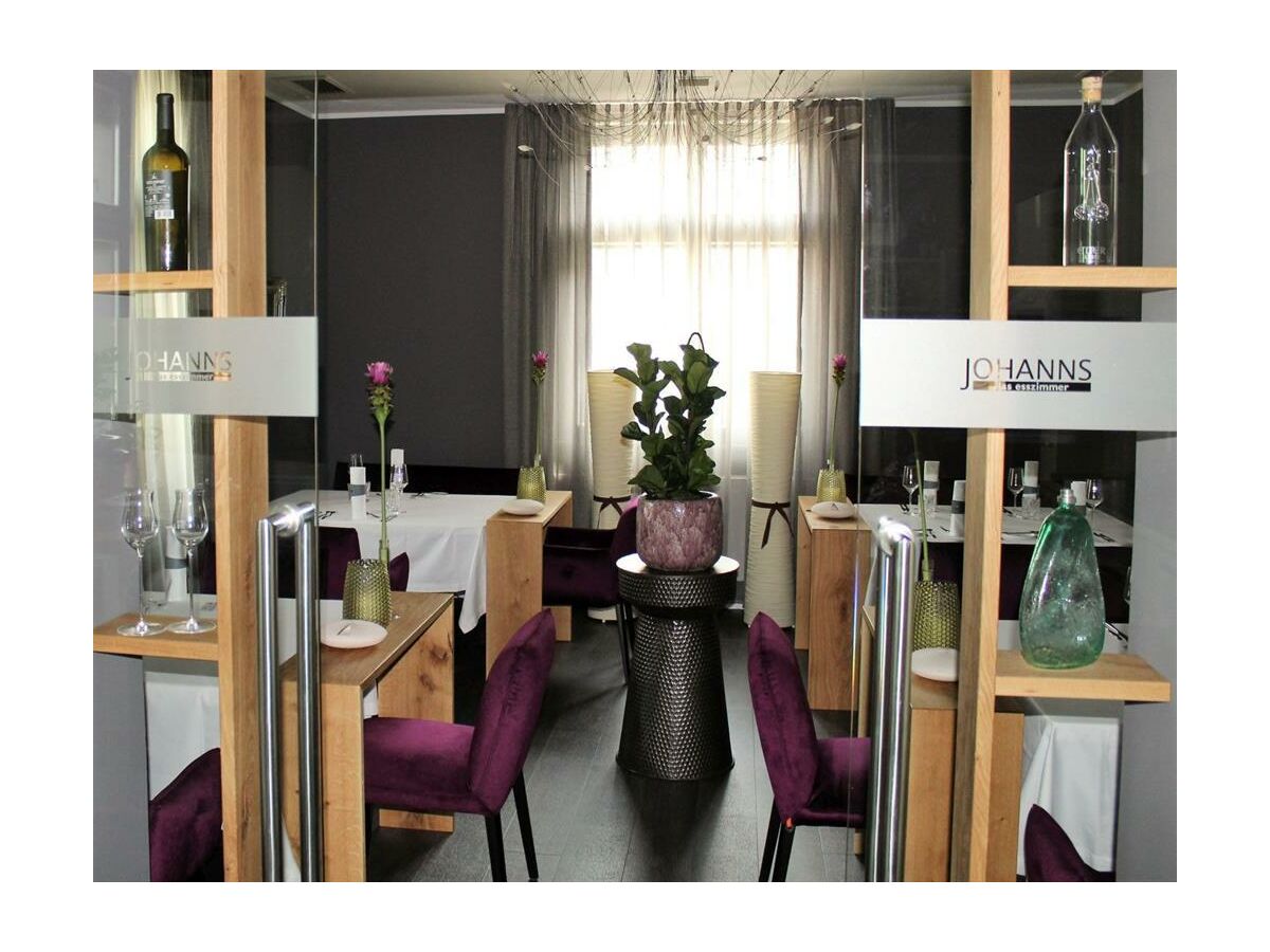 Apartment Suite, Dusche oder Bad, WC, 2 Schlafräume - Outdoor photo 3