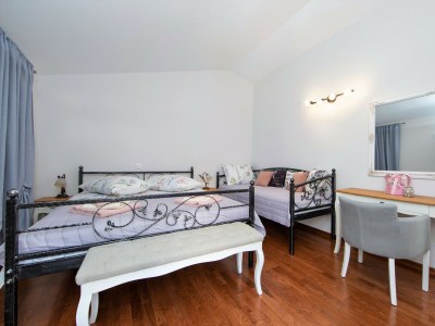 Holiday house Villa Silencio with pool - Outdoor photo 35