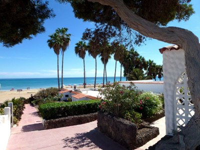 Apartment Beach Apartment directly by the sea - Vacation under palm trees - Outdoor photo 2