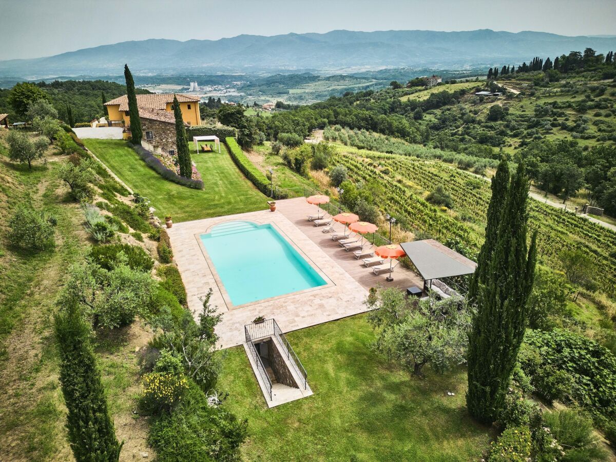 Villa Farmhouse in Chianti with Pool and Garden - Outdoor photo 5