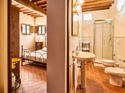 Villa Farmhouse in Chianti with Pool and Garden - Features photo 29