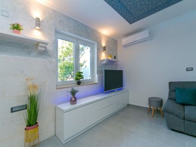 Apartment Apartment Papilio  - Two Bedroom Apartment with Terrace - Features photo 11