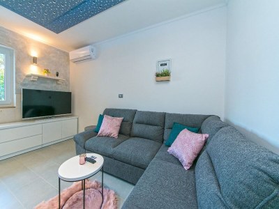 Apartment Apartment Papilio  - Two Bedroom Apartment with Terrace - Features photo 17