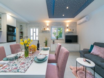 Apartment Apartment Papilio  - Two Bedroom Apartment with Terrace - Features photo 18