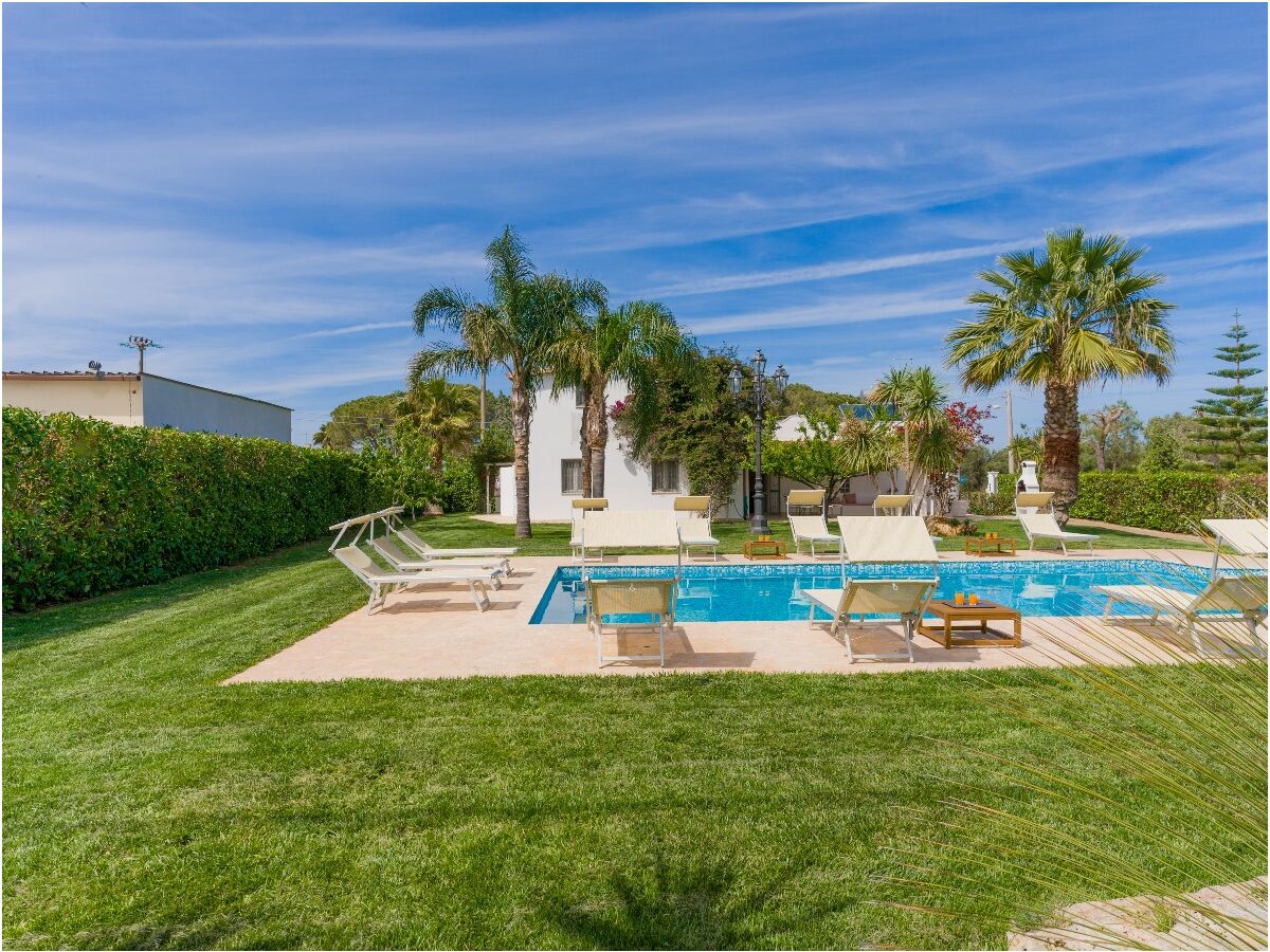 Holiday house Villa with swimming pool - Outdoor photo 3