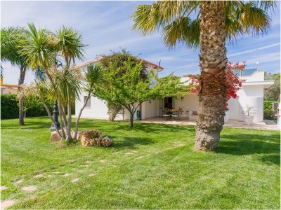 Holiday house Villa with swimming pool - Outdoor photo 10