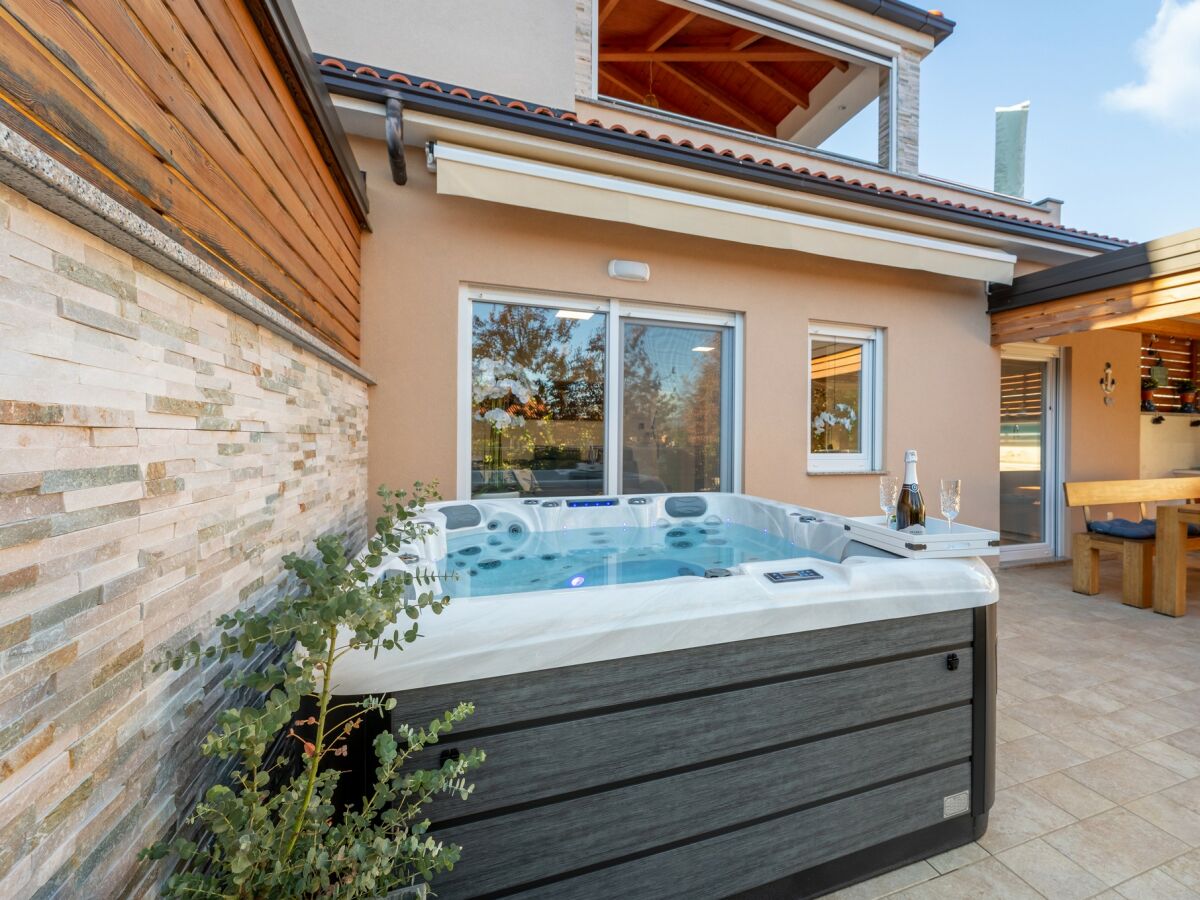 Holiday apartment Taja with whirpool - Outdoor photo 2