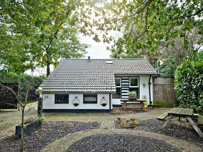 Holiday house Malerischer Aufenthalt in der Nähe von Stadt und See - Holiday house