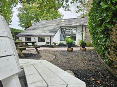 Holiday house Malerischer Aufenthalt in der Nähe von Stadt und See - Outdoor photo 2