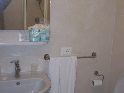 Holiday house Cottage in Intra with Lake and Mountain Views - Features photo 15