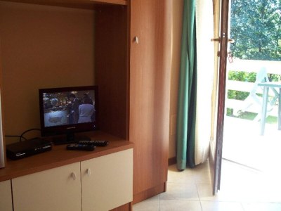 Holiday house Cottage in Intra with Lake and Mountain Views - Features photo 16