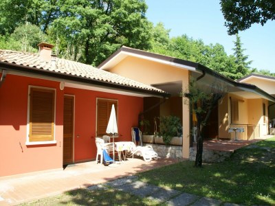 Bungalow Bungalow in Garda with Pool & Wine Nearby in Costermano - Bungalow