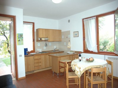 Bungalow Bungalow in Garda with Pool & Wine Nearby - Features photo 10