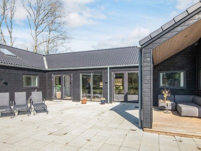 Holiday house Geraumiges Refugium fur 20 -- By Traum Ferienwohnungen - Outdoor photo 10