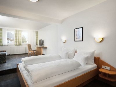 Holiday room Doppelzimmer Piz Buin - Features photo 29