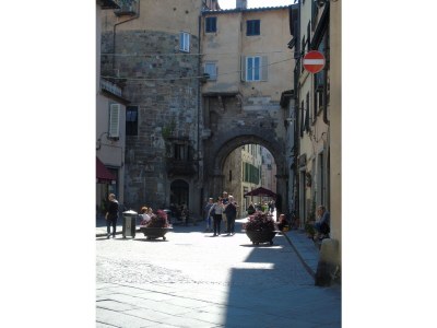 Holiday apartment Lucca Casa Belle - Dream apartment with a view of Museo Guinigi - Environment photo 19
