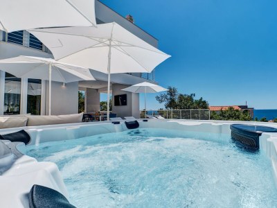 Villa with pool and sea view 80m from the beach KorÄ - Outdoor photo 4