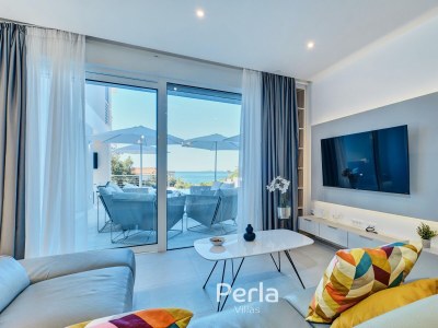 Villa with pool and sea view 80m from the beach KorÄ - Features photo 17