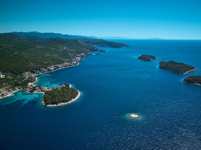 Villa with pool and sea view 80m from the beach KorÄ - Environment photo 40