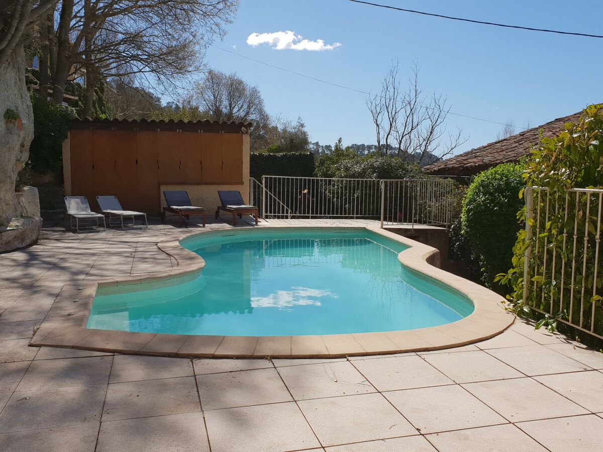 Holiday house Villa in Meounes-Les-Montrieux - Outdoor photo 2