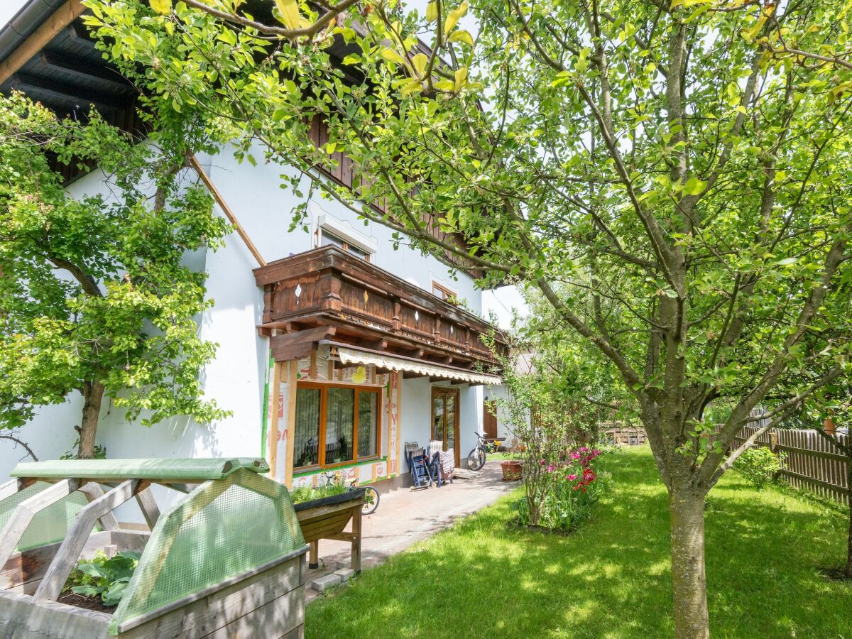 Apartment Apartment in Piesendorf near Ski Slopes - Outdoor photo 2