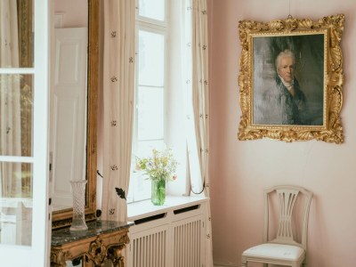 Castle No title - Features photo 8