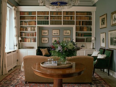 Castle No title - Features photo 11