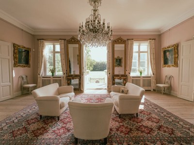 Castle No title - Features photo 16