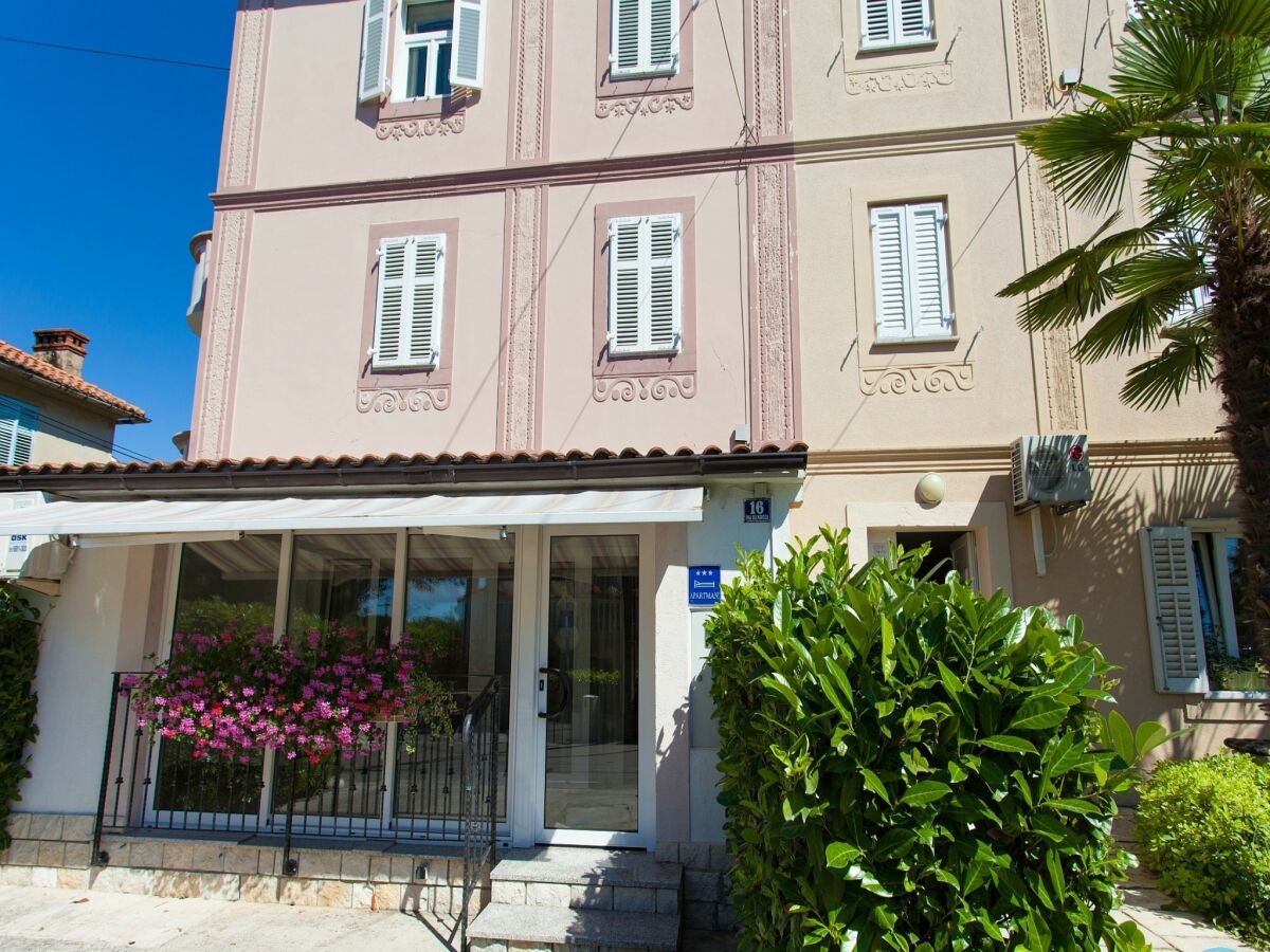 Apartment Apartment in Malinska near the Sea - Outdoor photo 2