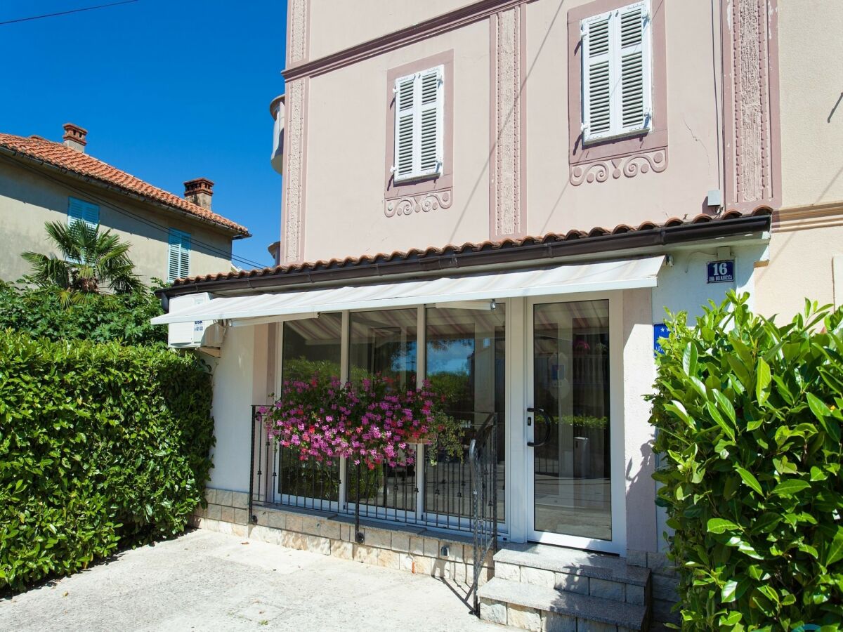 Apartment Apartment in Malinska near the Sea - Outdoor photo 3