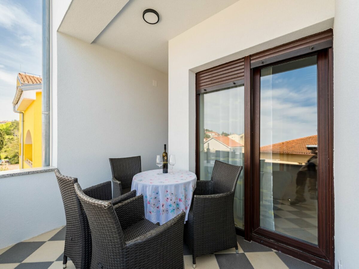 Apartment Gemütliche Ferienwohnung in Meeresnähe in Malinska - Outdoor photo 4